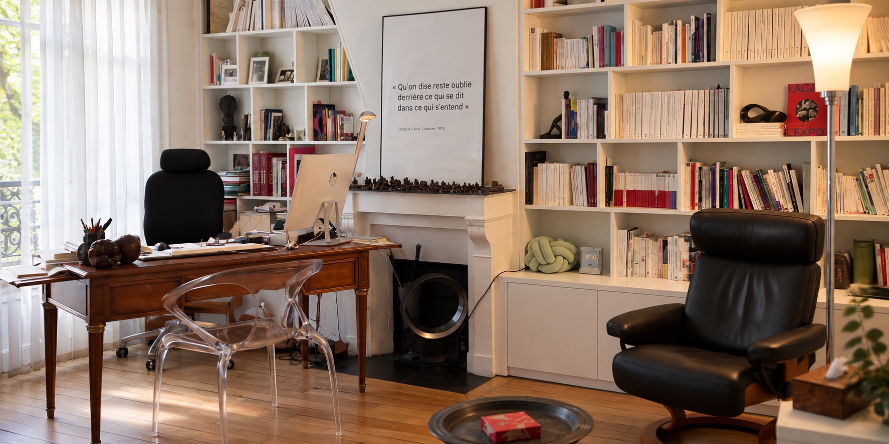 Bureau et bibliothèque du cabinet